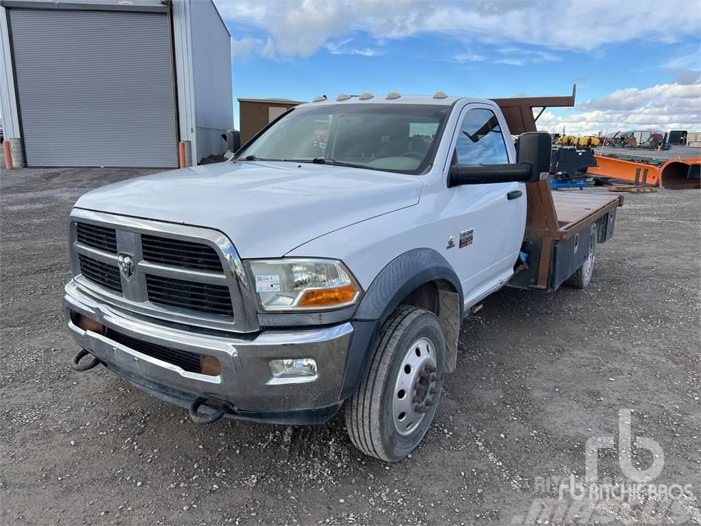 Dodge 5500 Camiones de cama baja