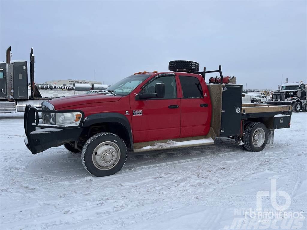 Dodge 5500 Camiones de cama baja