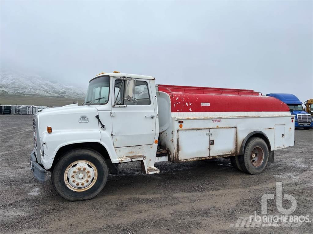 Ford 7000 Camiones cisternas