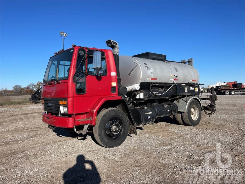 Ford CF8000 Rociadoras de asfalto