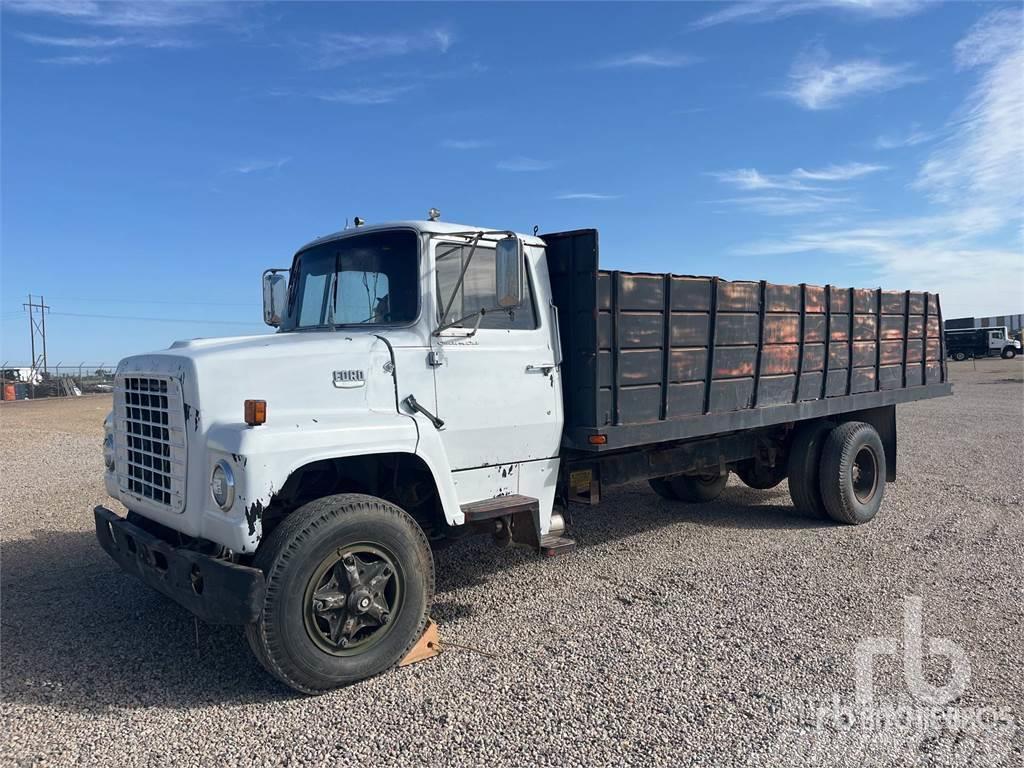 Ford F800 Camiones de cama baja