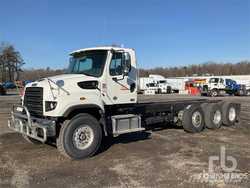 Freightliner 114SD Camiones con chasís y cabina