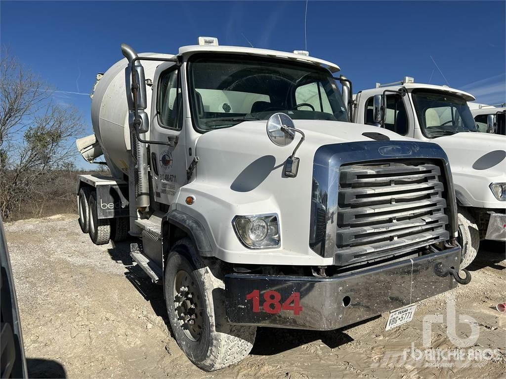 Freightliner 114SD Camiones de concreto