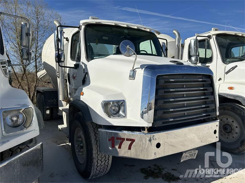 Freightliner 114SD Camiones de concreto