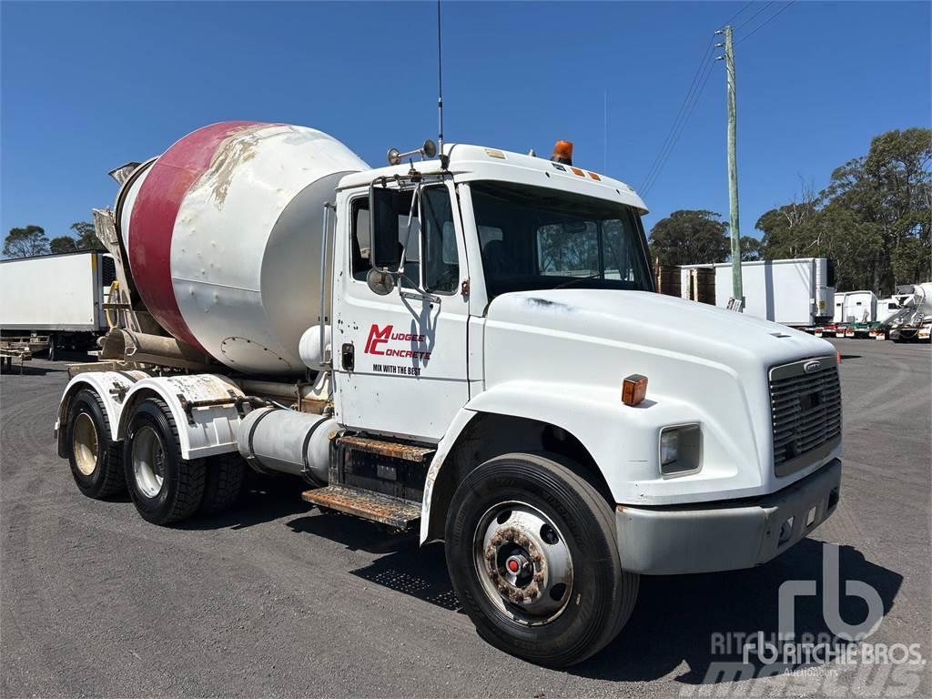 Freightliner FL80 Camiones de concreto