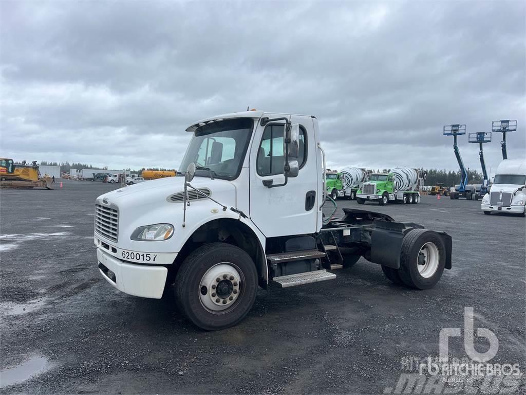 Freightliner M2106 Camiones tractor