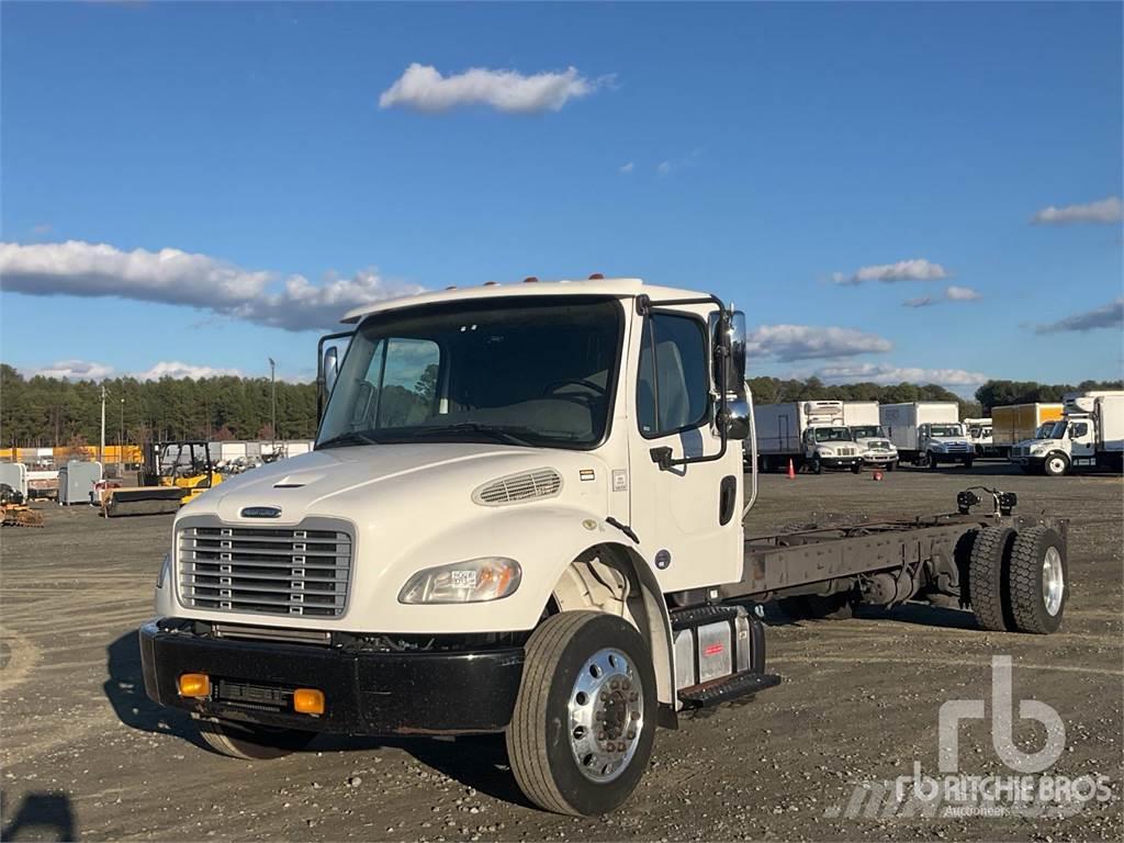 Freightliner M2106 Furgonetas cerradas