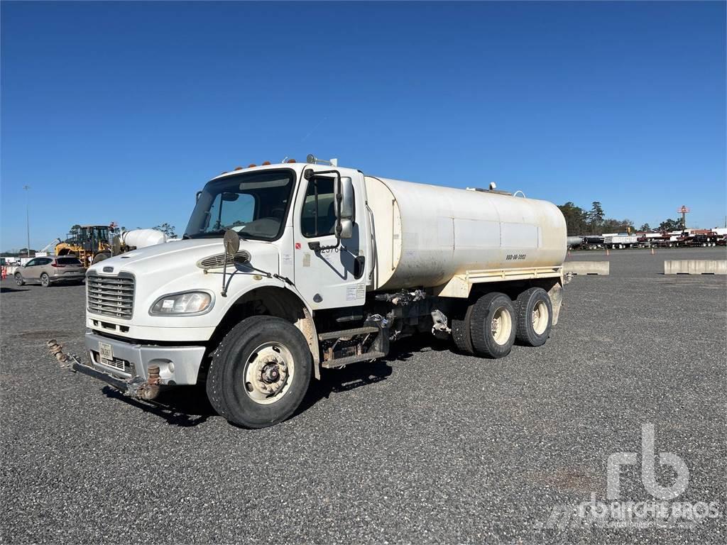 Freightliner M2106 Camiones cisterna