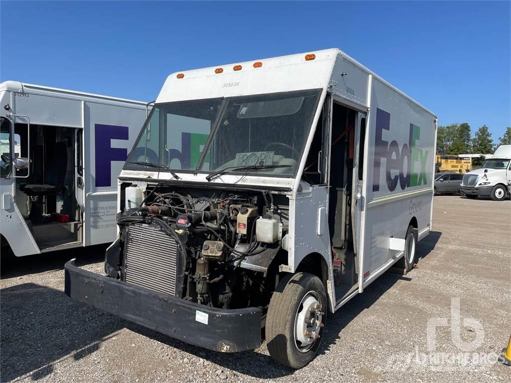 Freightliner P700 Furgonetas cerradas