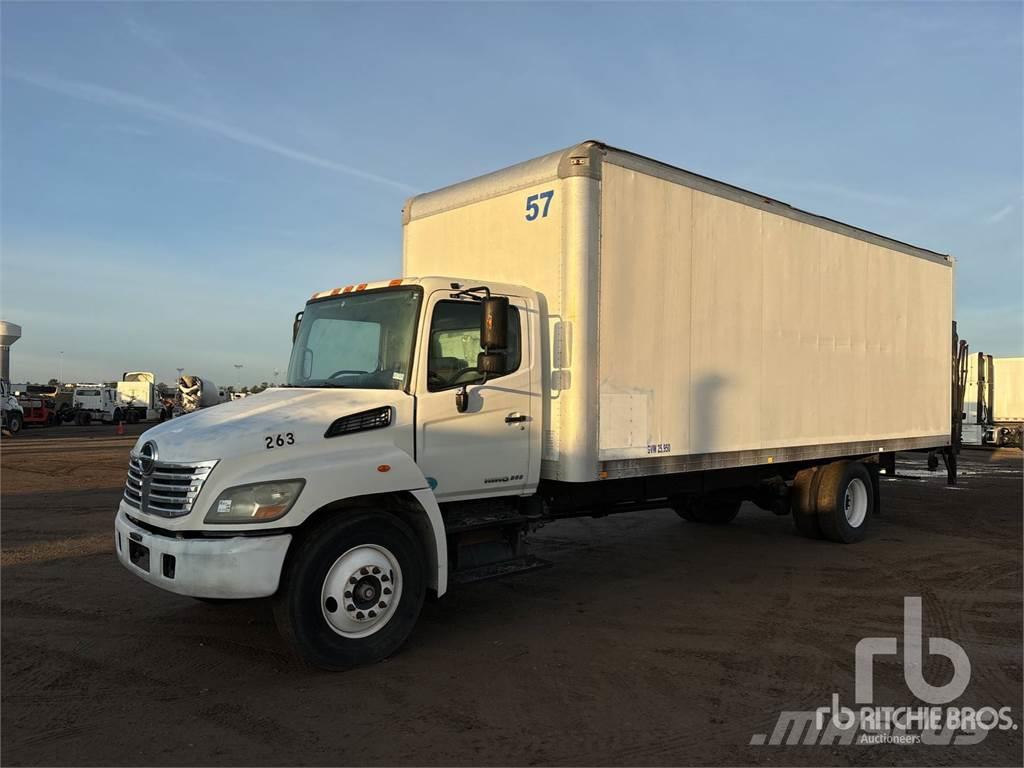 Hino 165 Furgonetas cerradas