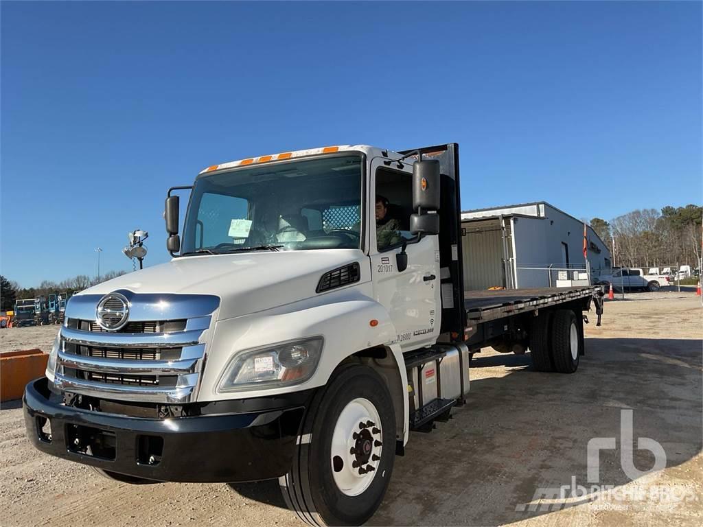 Hino 268 Camiones de cama baja