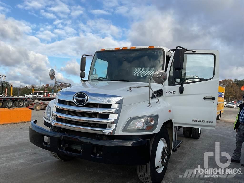 Hino 268 Camiones de cama baja