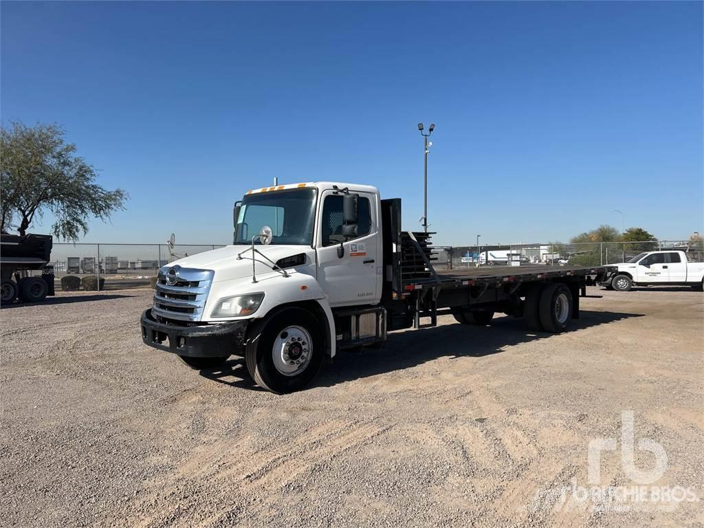 Hino 268 Camiones de cama baja