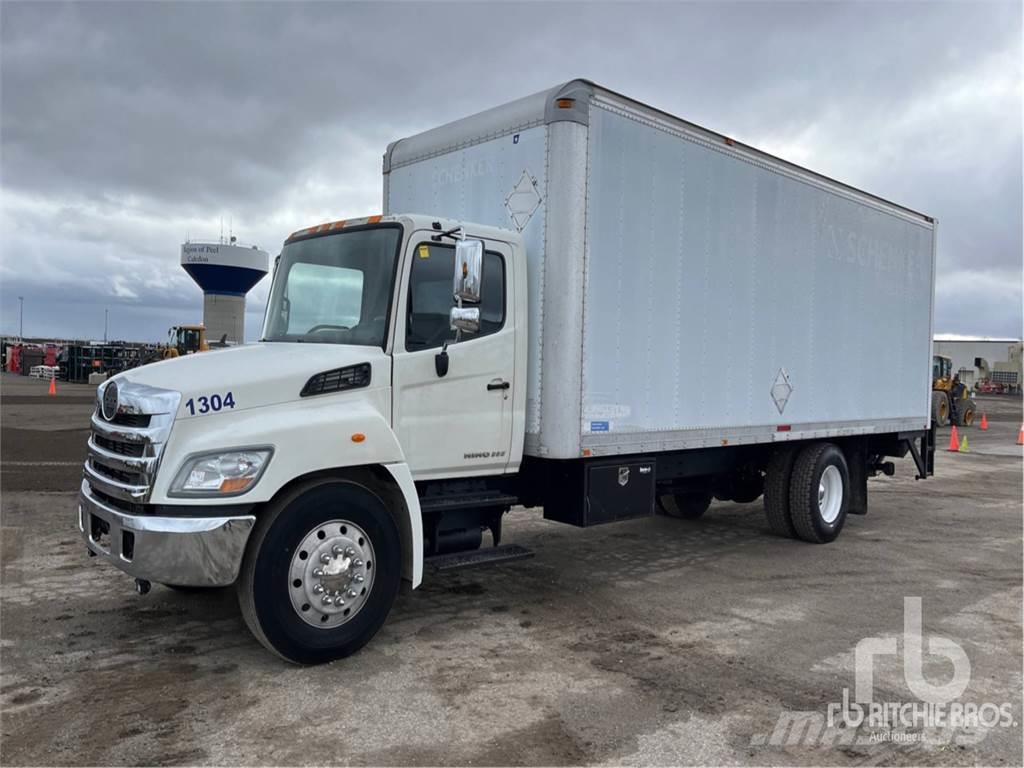 Hino 338 Furgonetas cerradas