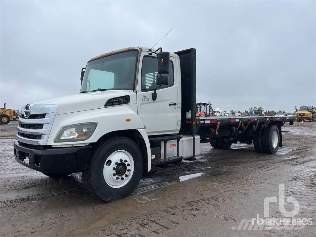 Hino 338 Camiones de cama baja