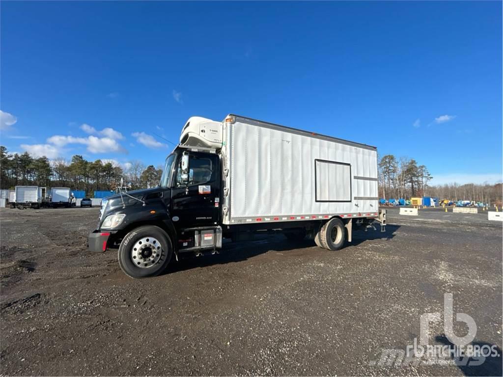 Hino 338 Furgonetas con temperatura controlada