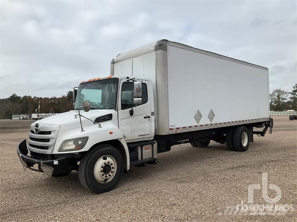 Hino 4x2 Furgonetas cerradas