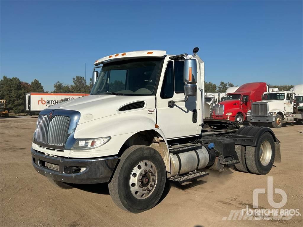 International 4400 Camiones tractor