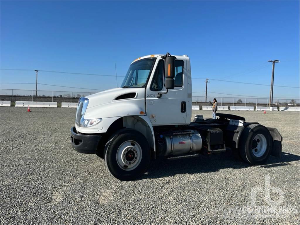 International 4400 Camiones tractor