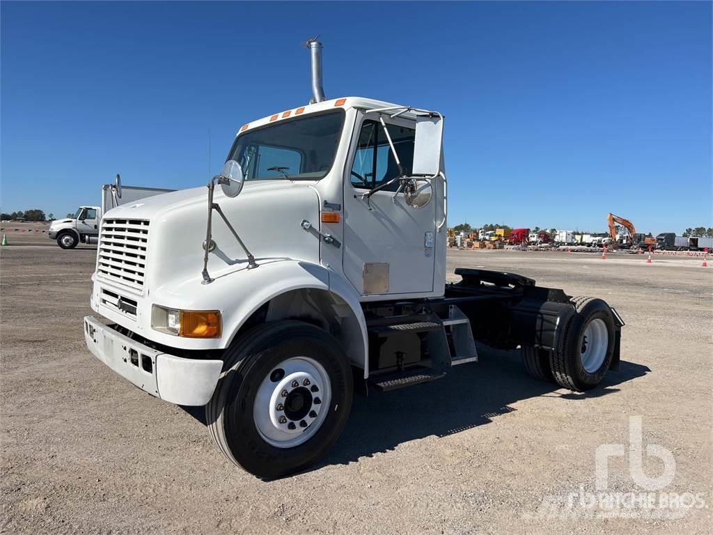 International 8100 Camiones tractor