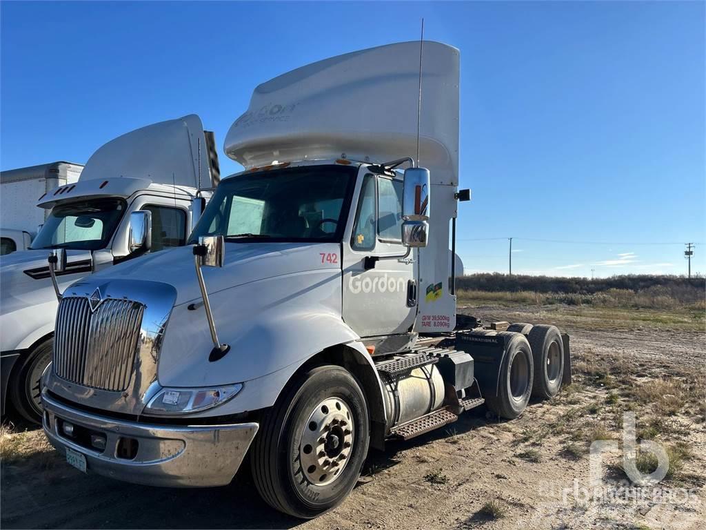 International 8600 Camiones tractor