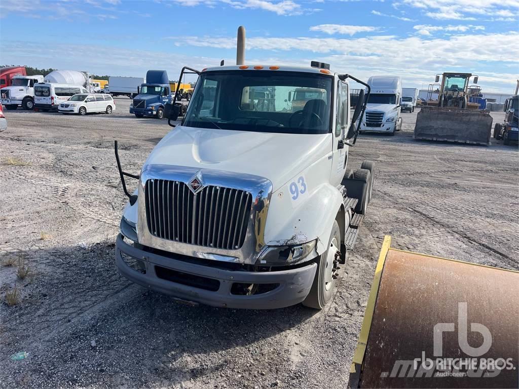 International 8600 Camiones tractor