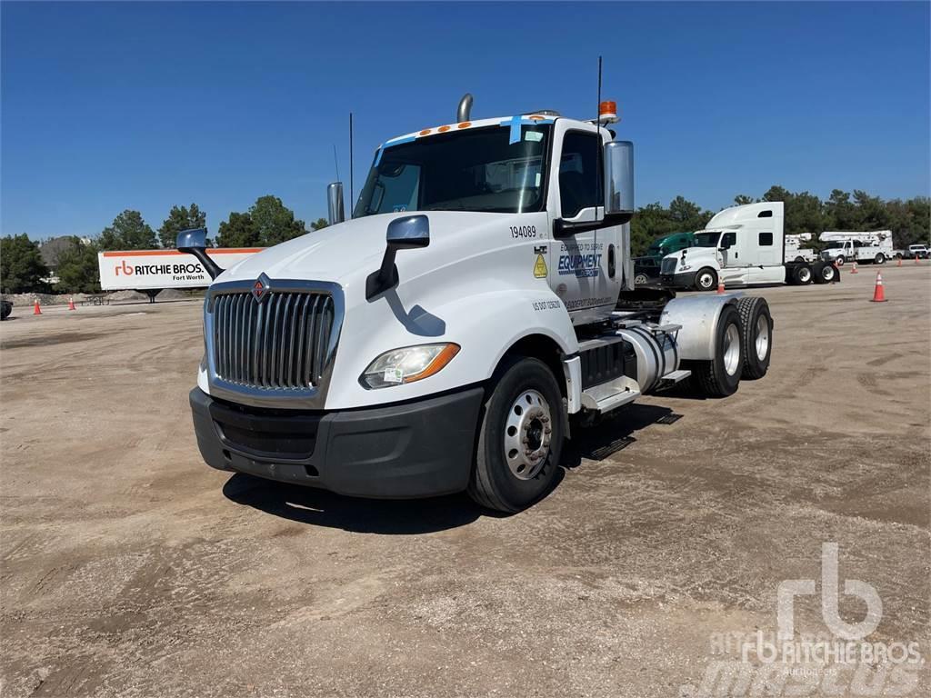 International LT625 Camiones tractor