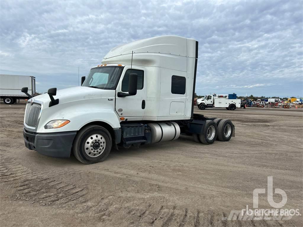 International LT625 Camiones tractor