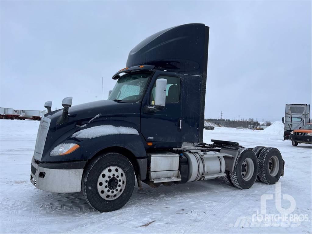 International LT625 Camiones tractor