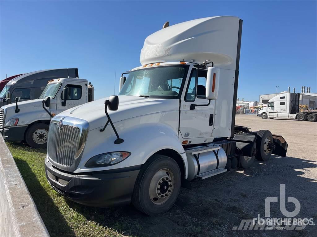 International PROSTAR Camiones tractor