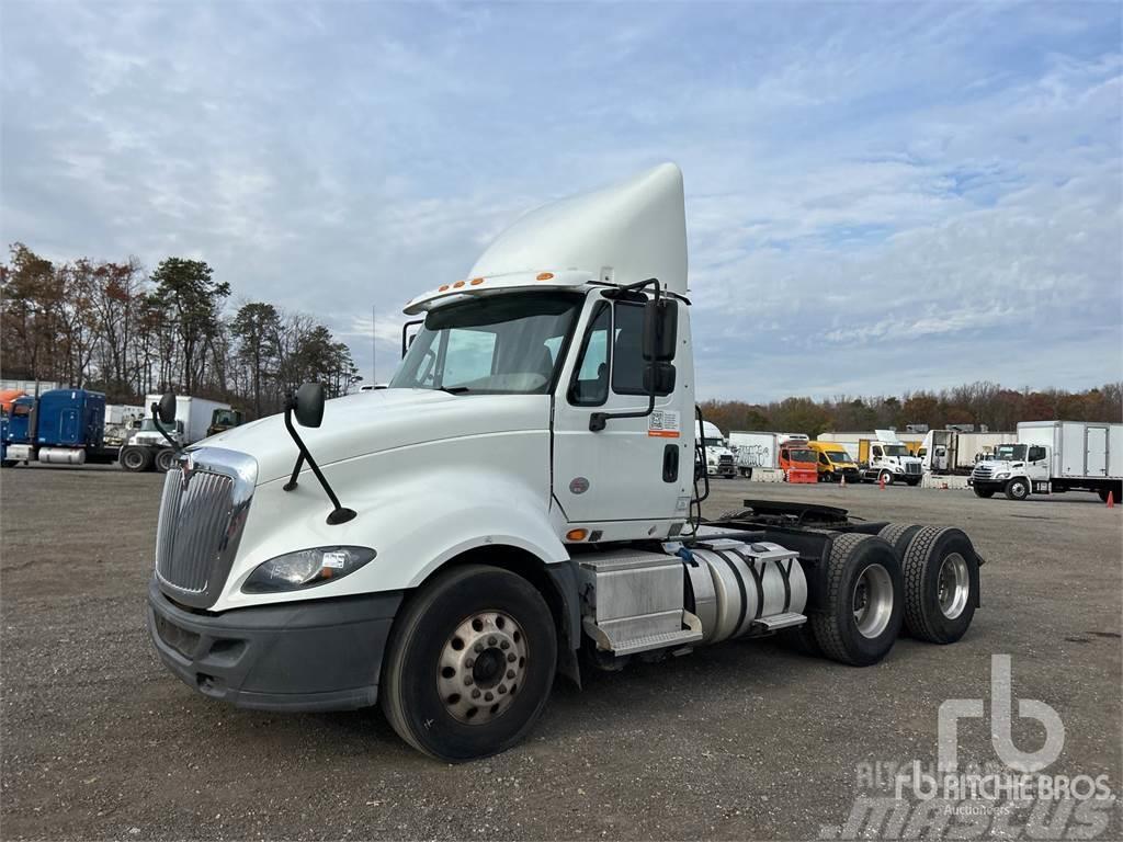 International PROSTAR Camiones tractor