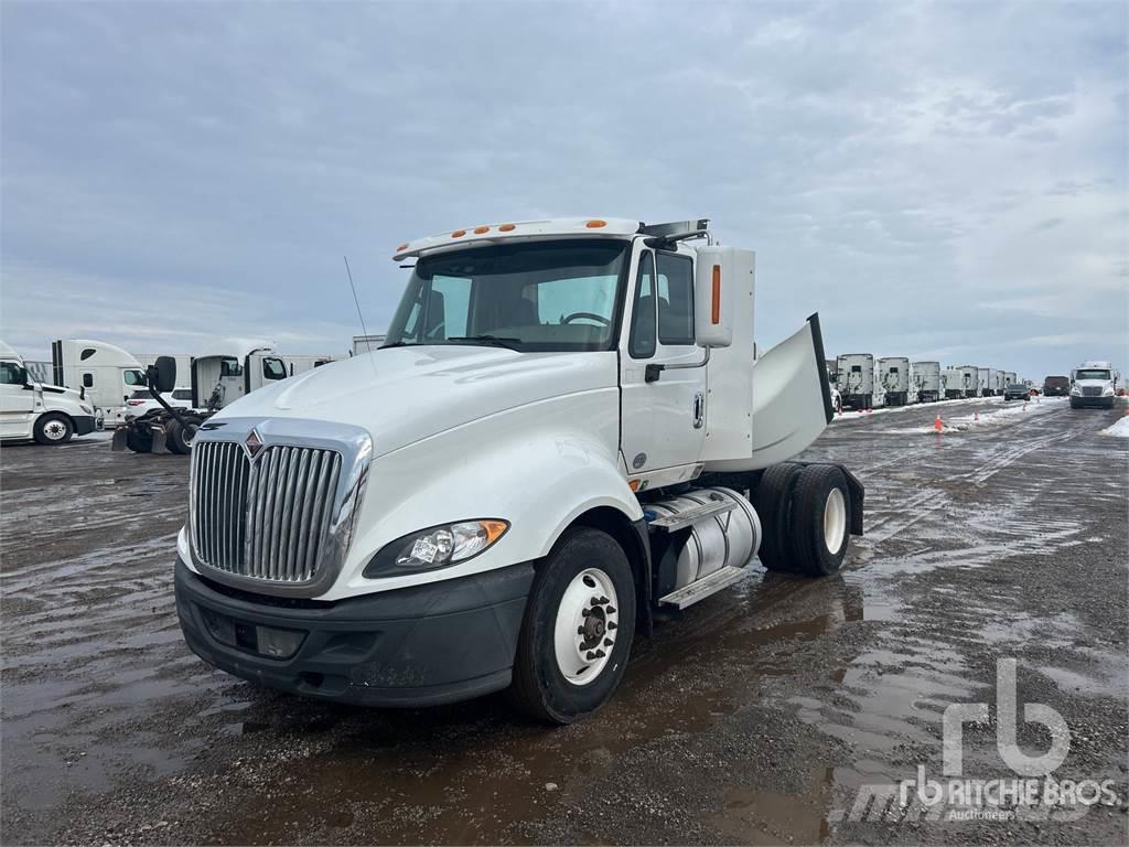 International PROSTAR Camiones tractor