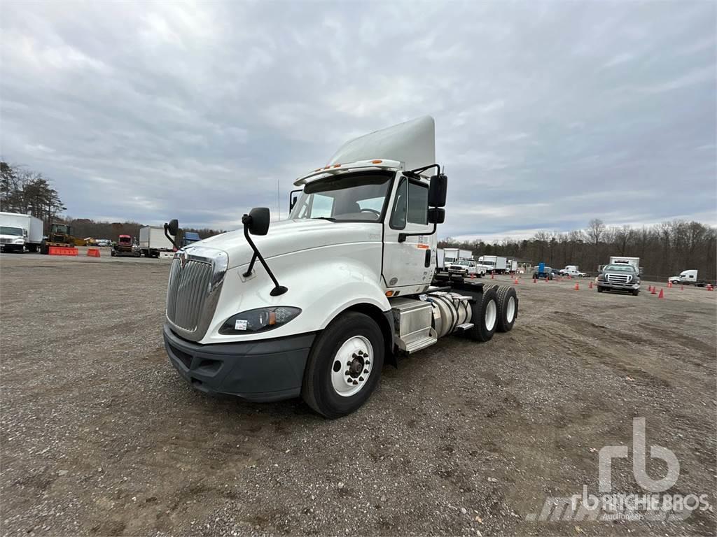 International PROSTAR Camiones tractor