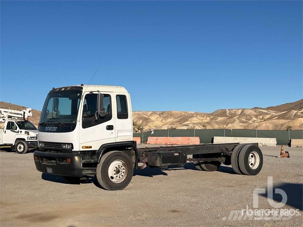 Isuzu FTR Camiones con chasís y cabina