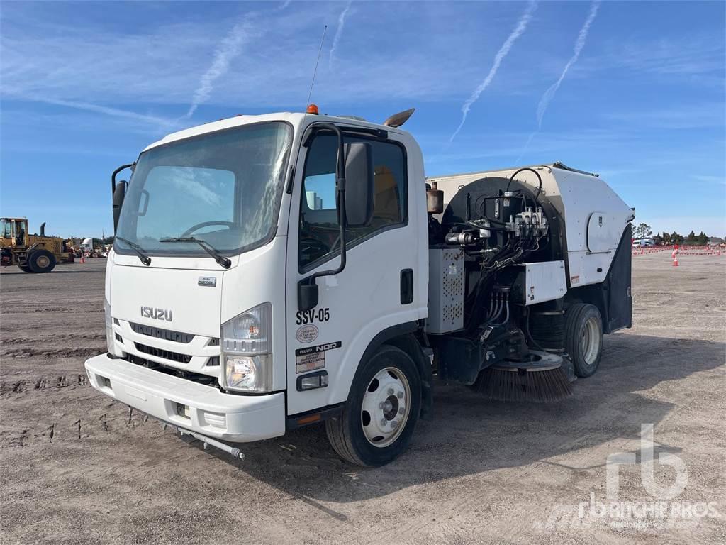 Isuzu NQR Camión de barrendero