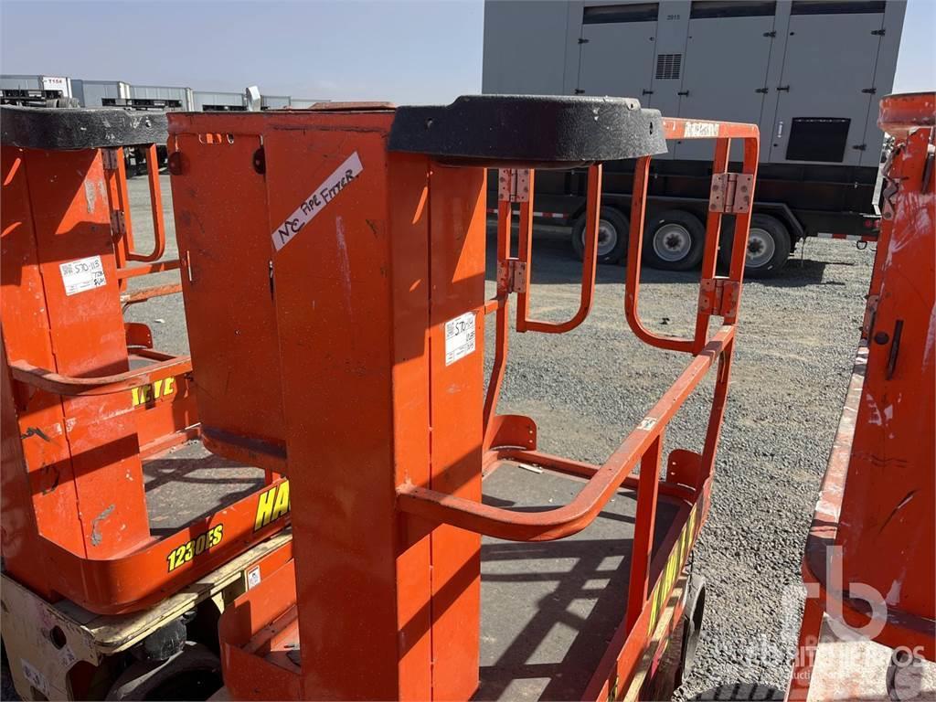 JLG 1230ES Plataformas con brazo de elevación manual