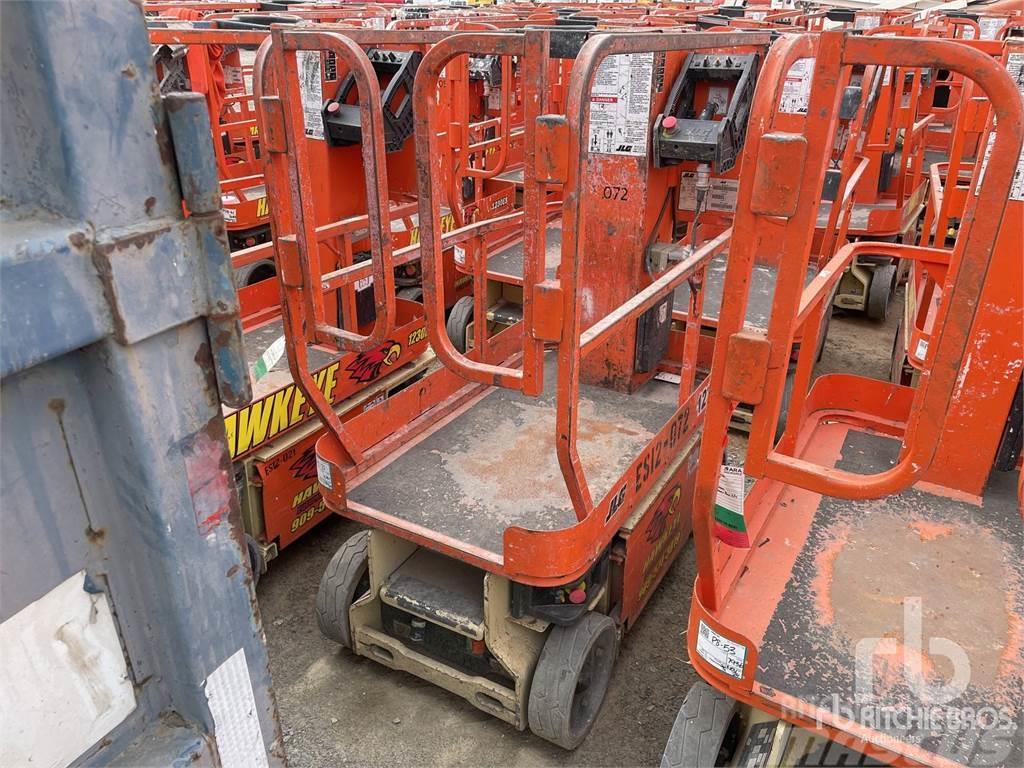 JLG 1230ES Plataformas con brazo de elevación manual