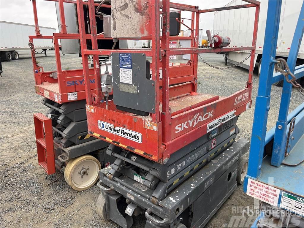 JLG 1230ES Plataformas con brazo de elevación manual