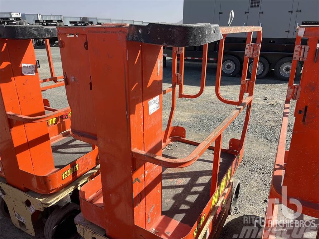 JLG 1230ES Plataformas con brazo de elevación manual