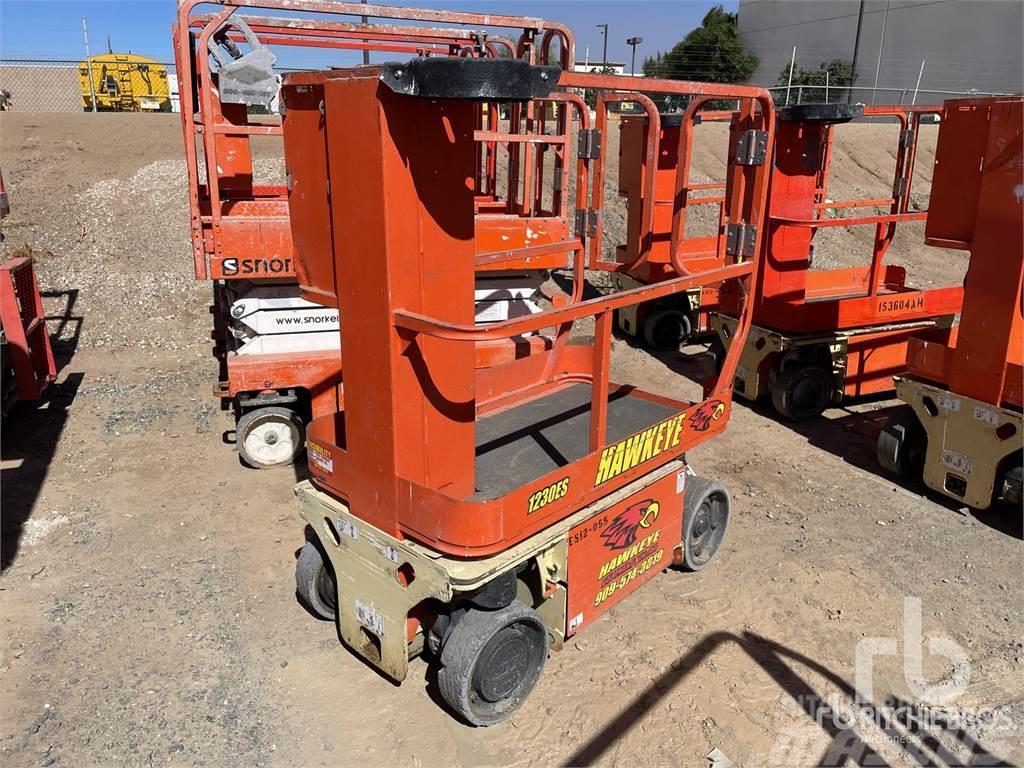 JLG 1230ES Plataformas con brazo de elevación manual