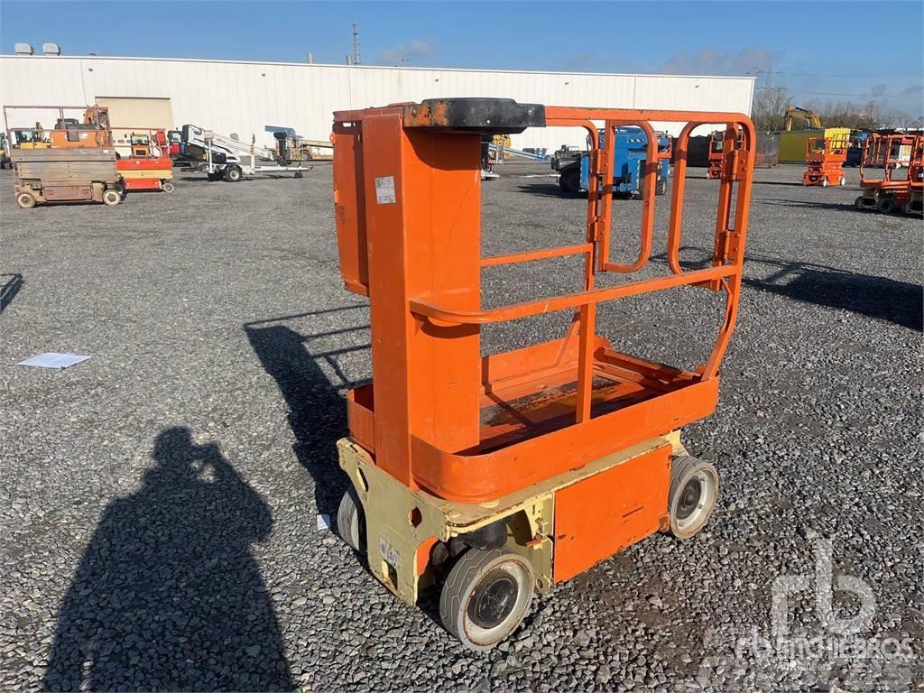 JLG 1230ES Plataformas con brazo de elevación manual