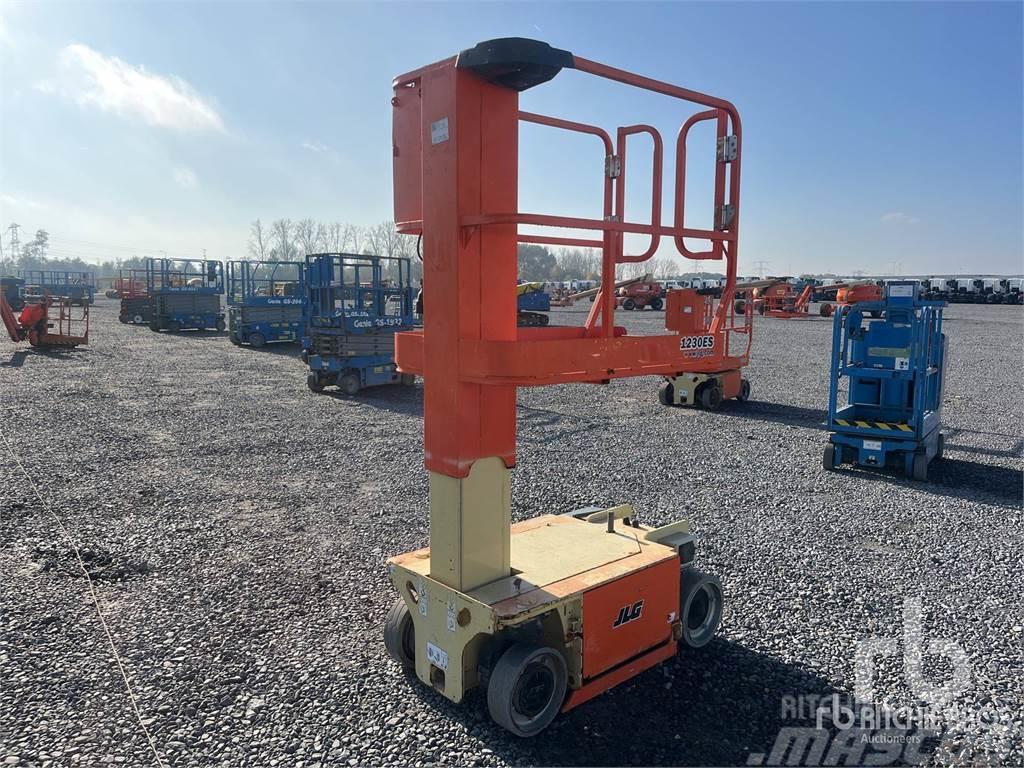 JLG 1230ES Plataformas con brazo de elevación manual