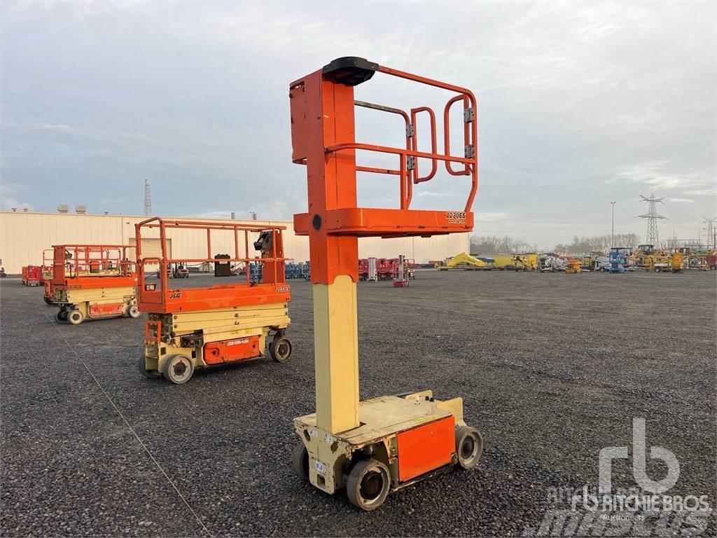 JLG 1230ES Plataformas con brazo de elevación manual