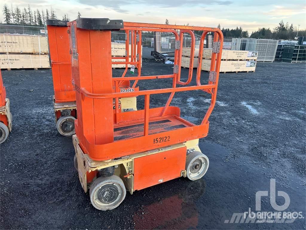 JLG 1230ES Plataformas con brazo de elevación manual