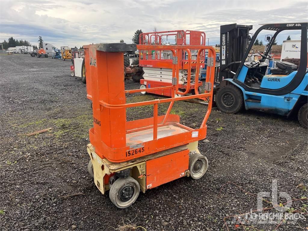 JLG 1230ES Plataformas con brazo de elevación manual