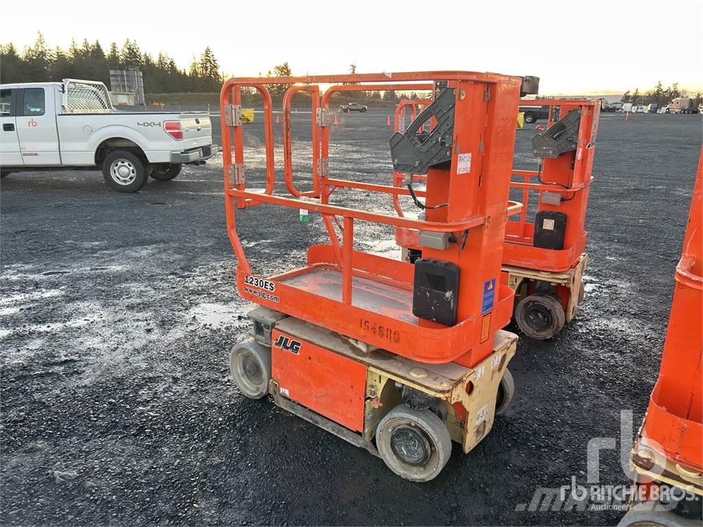 JLG 1230ES Plataformas con brazo de elevación manual