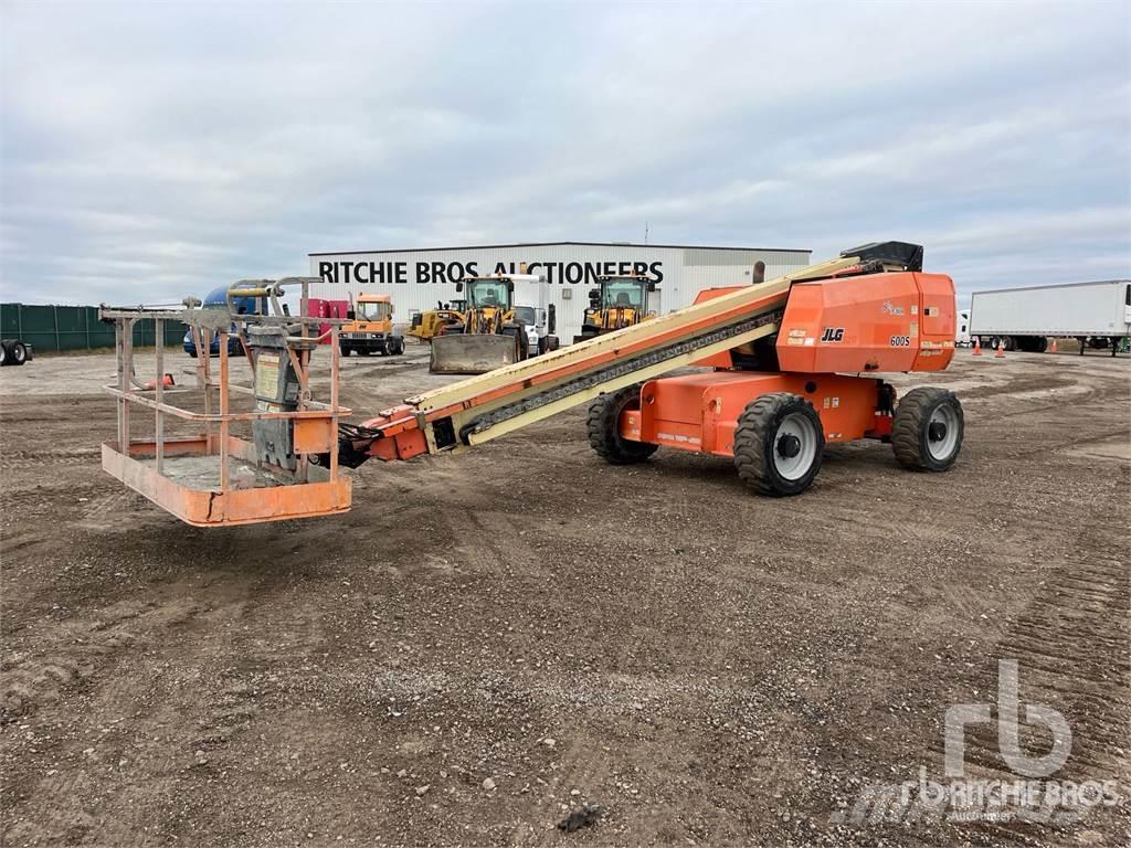 JLG 600S Plataformas con brazo de elevación manual