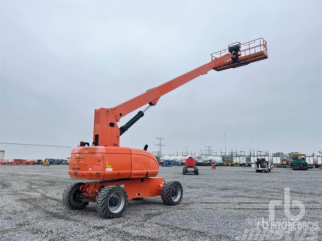 JLG 680S Plataformas con brazo de elevación manual