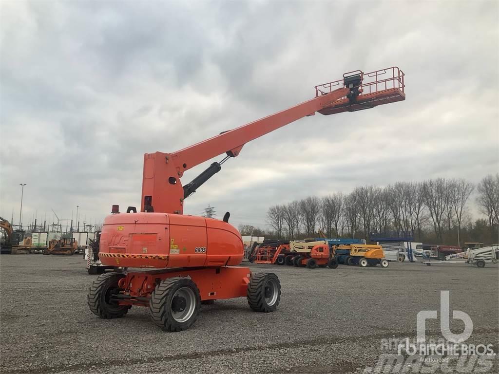 JLG 680S Plataformas con brazo de elevación manual