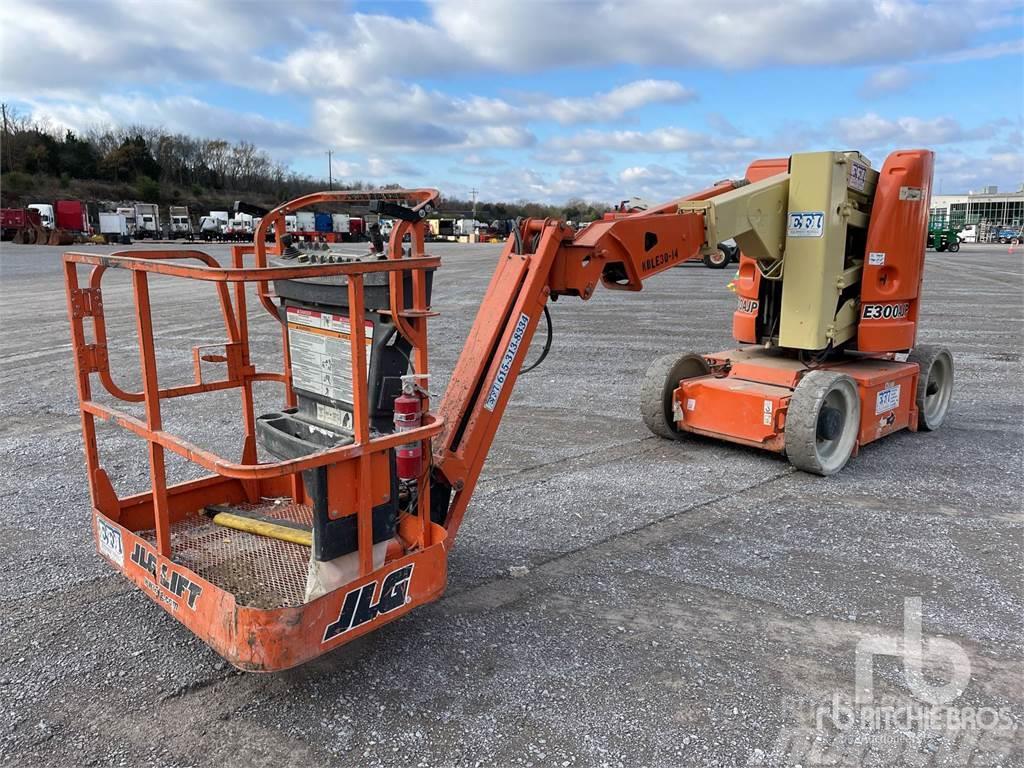 JLG E300AJP Plataformas con brazo de elevación manual